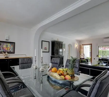 Casa Sol فيلة إِستيبونا